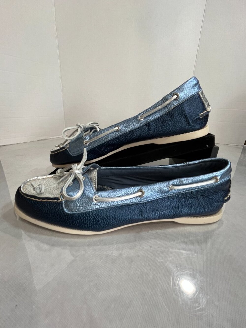 Sperry Top-Sider Blue Silver Metallic Leather Boat Shoes Women’s Size 8M - Picture 2 of 15